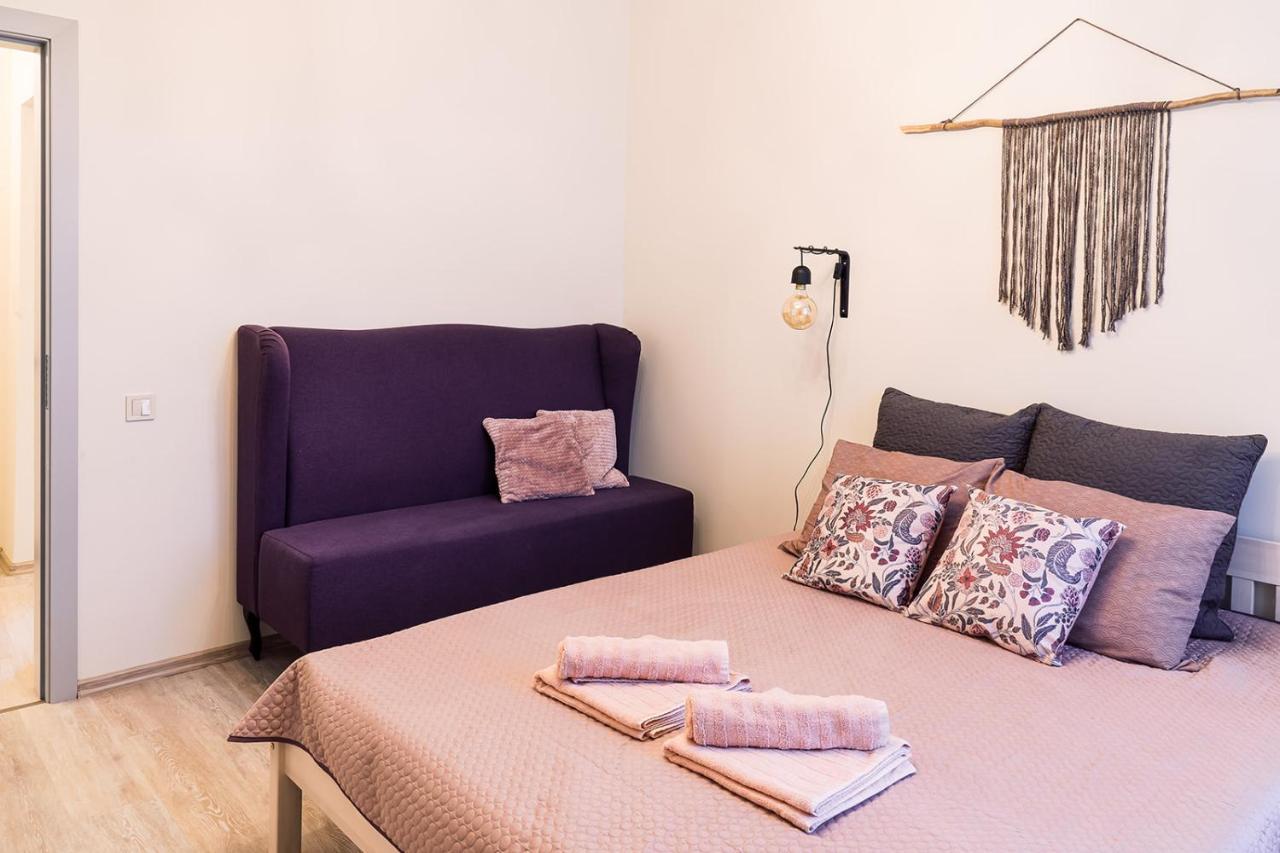 Lejlighed Morrison Apartment/15 Guests/7bedrooms/riga Old Town *