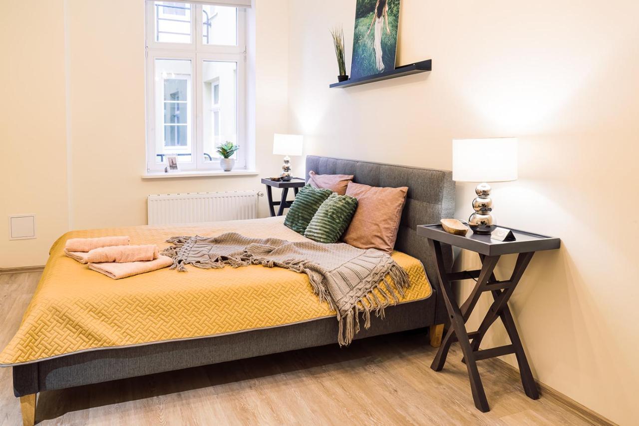 Lejlighed Morrison Apartment/15 Guests/7bedrooms/riga Old Town *
