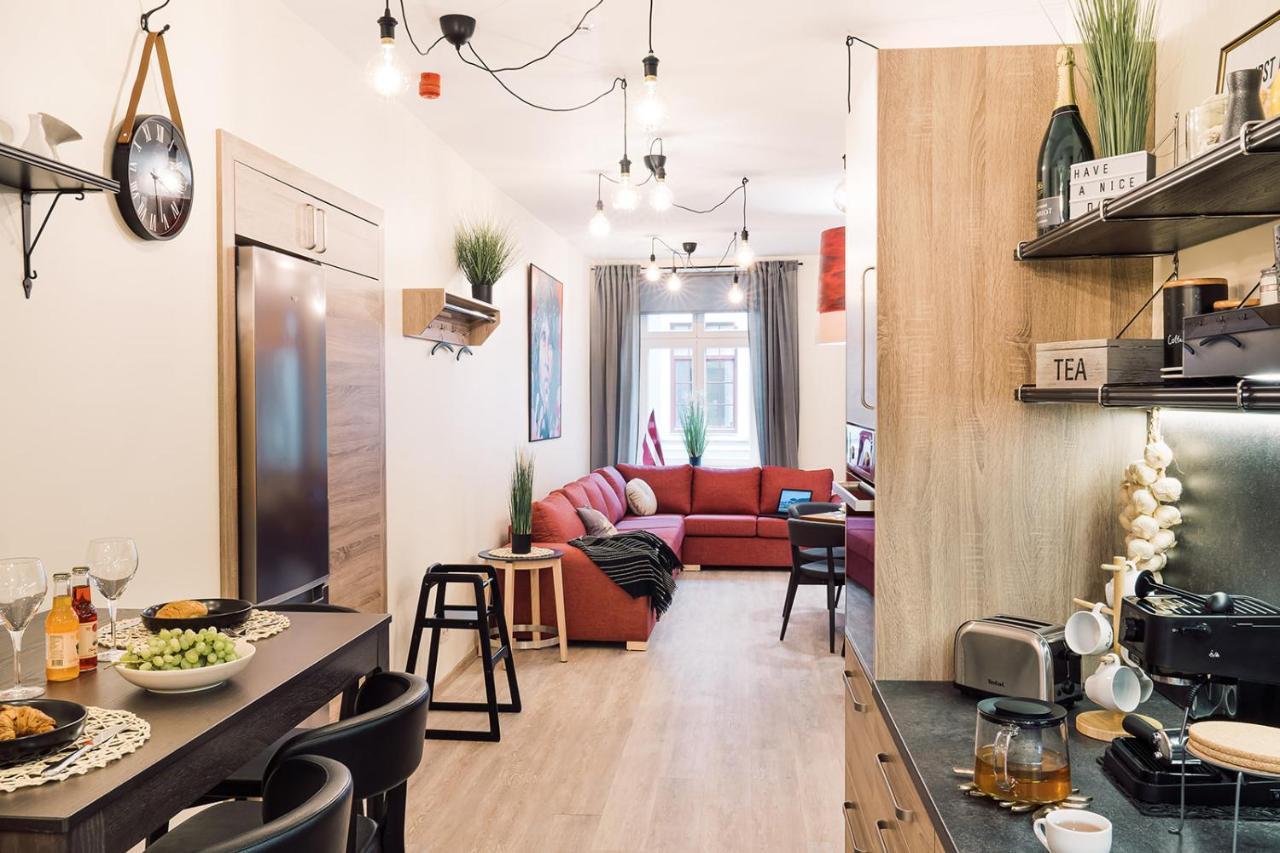 Lejlighed Morrison Apartment/15 Guests/7bedrooms/riga Old Town Riga