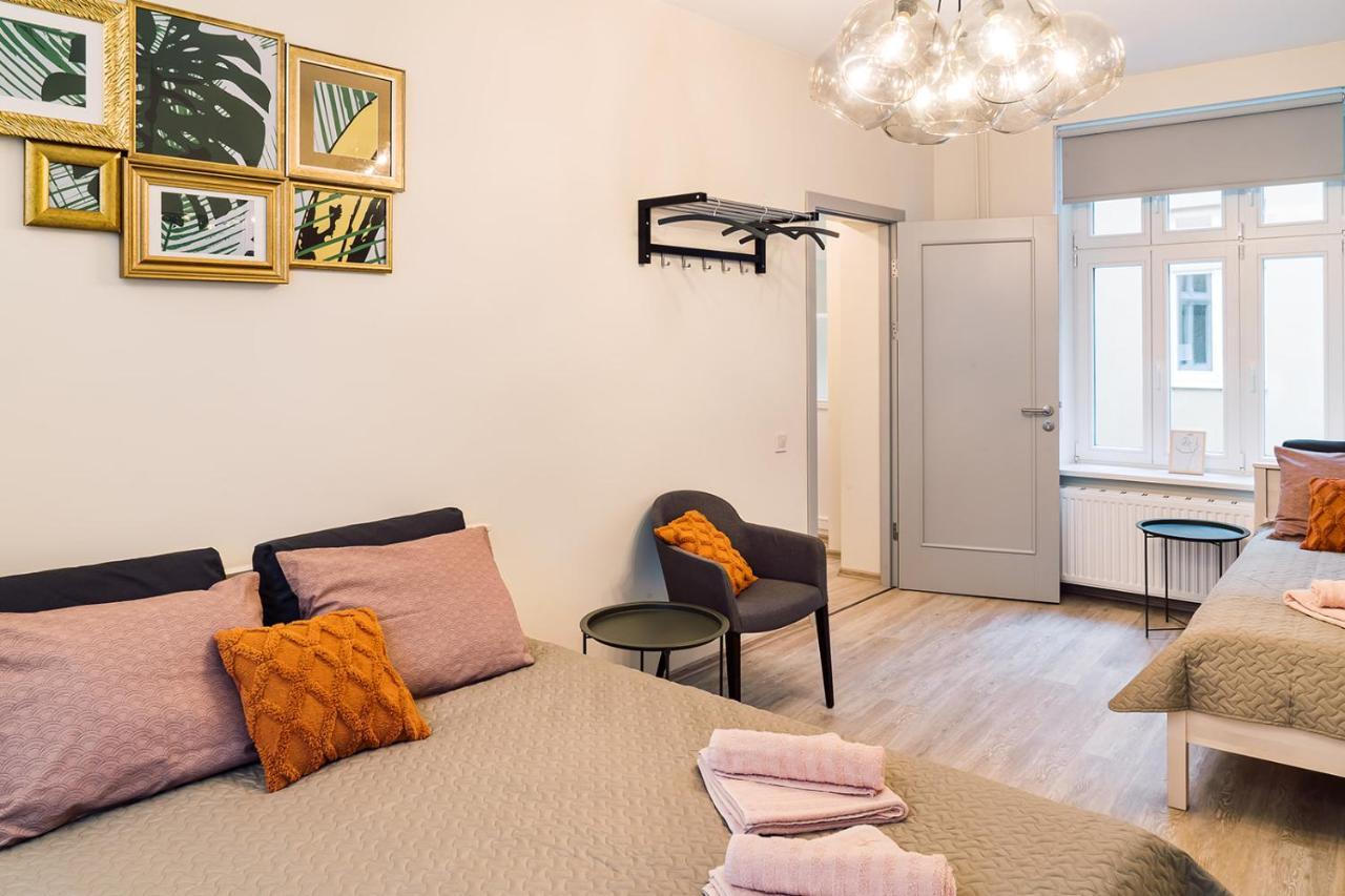 Morrison Apartment/15 Guests/7bedrooms/riga Old Town Appartement